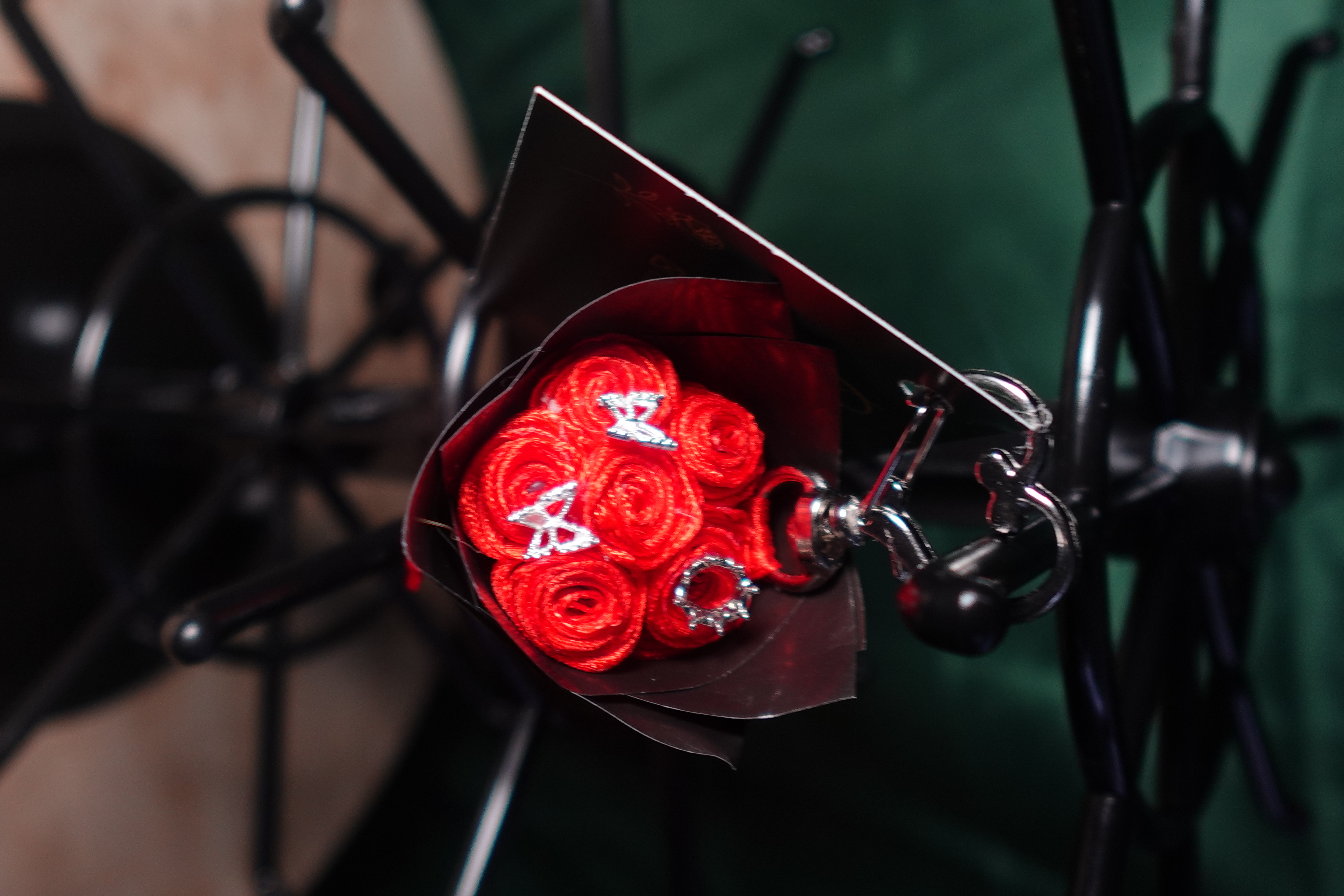 Luxe Sleutelhanger – rood met zilver kroontje