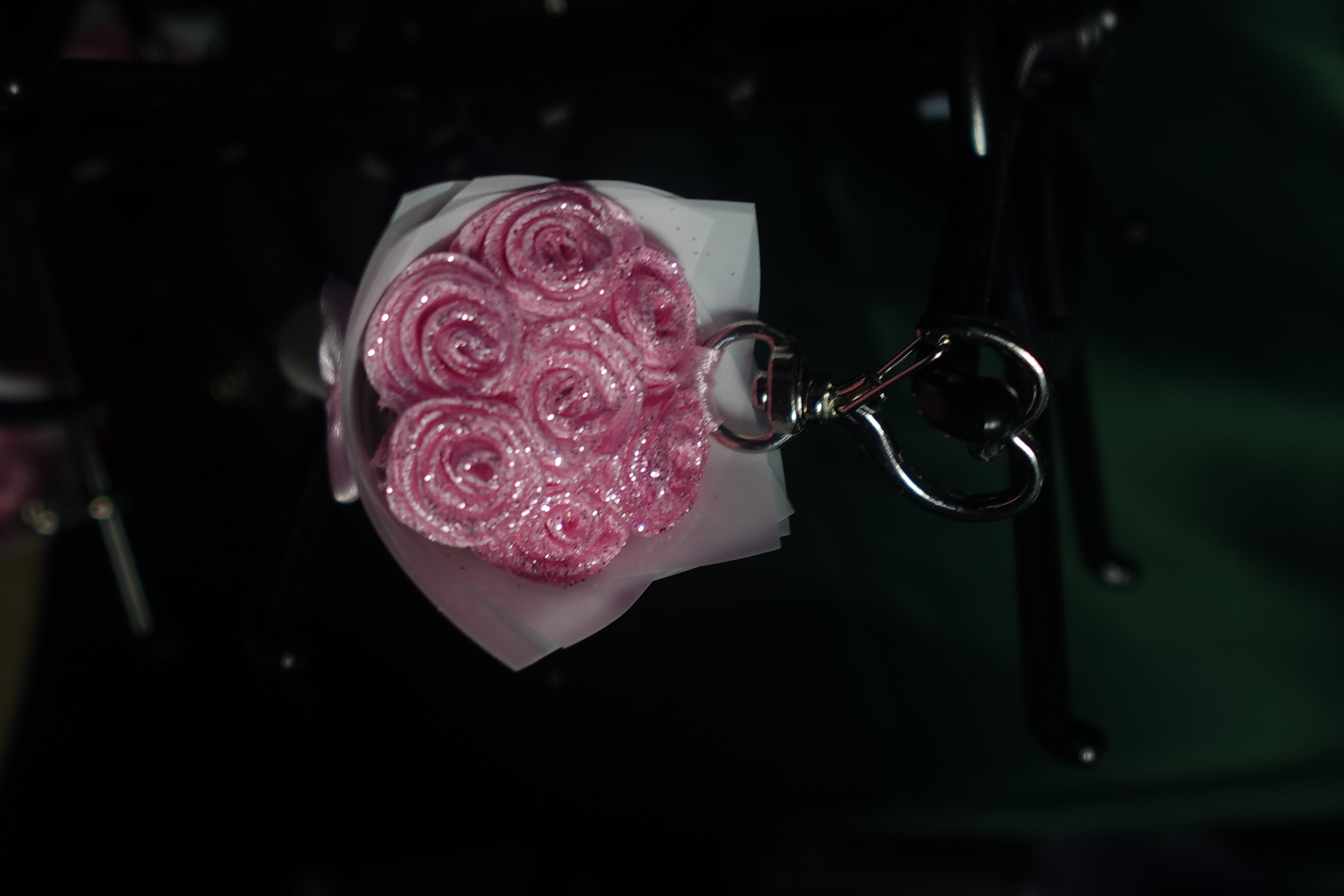 Luxe Sleutelhanger – roze met roze glitter